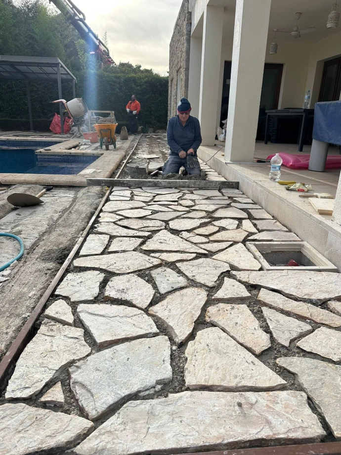 Stone Slab Pathway Construction in Mallorca