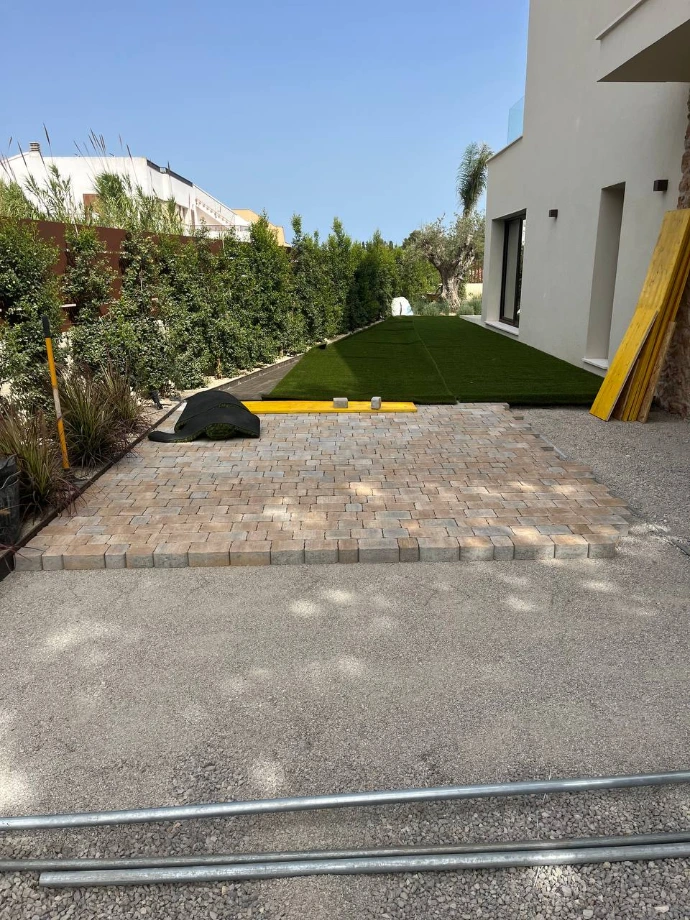 Proceso de instalación de adoquines